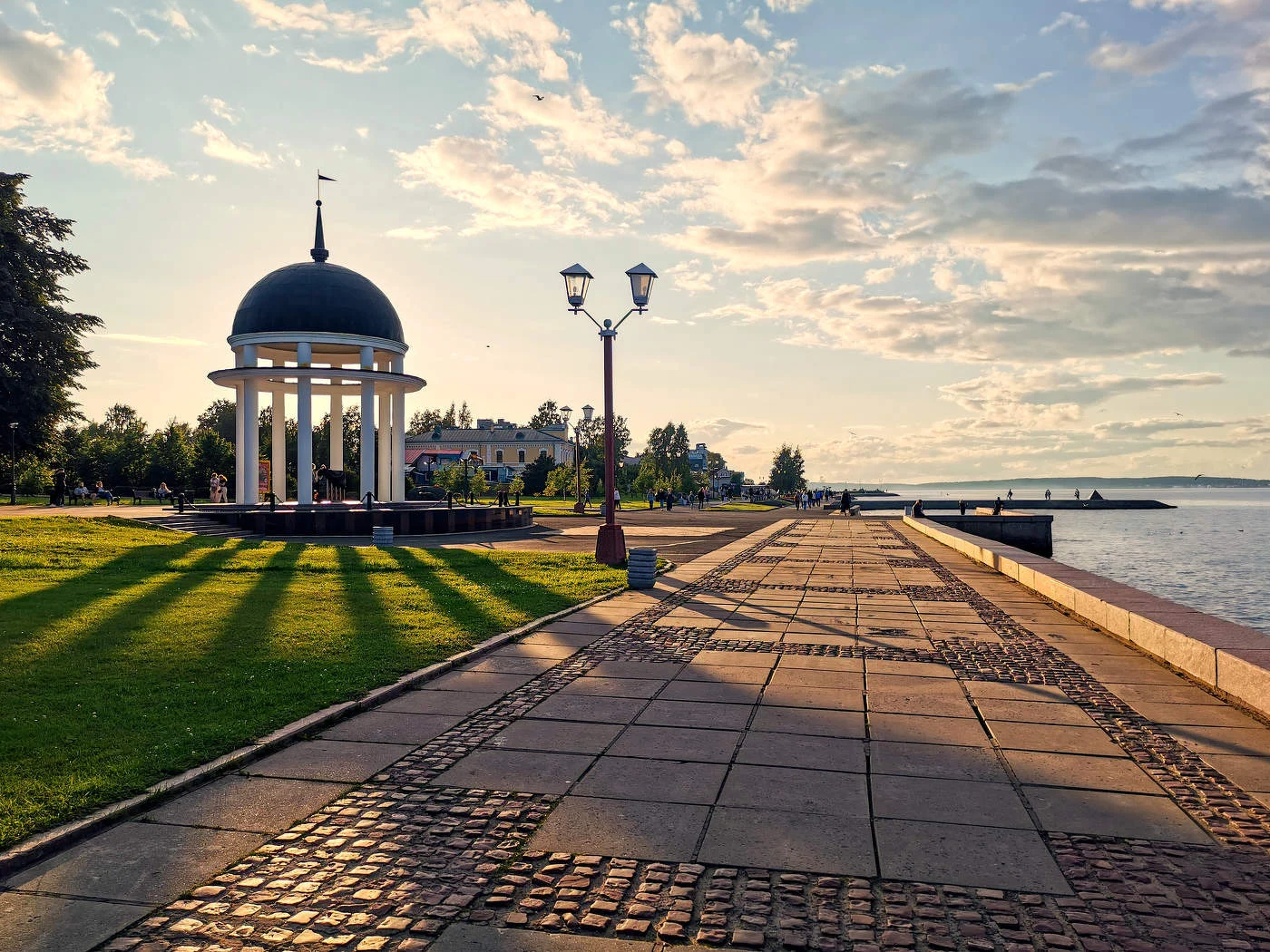 Петрозаводск за день: Онежская набережная и старые кварталы — фото 1
