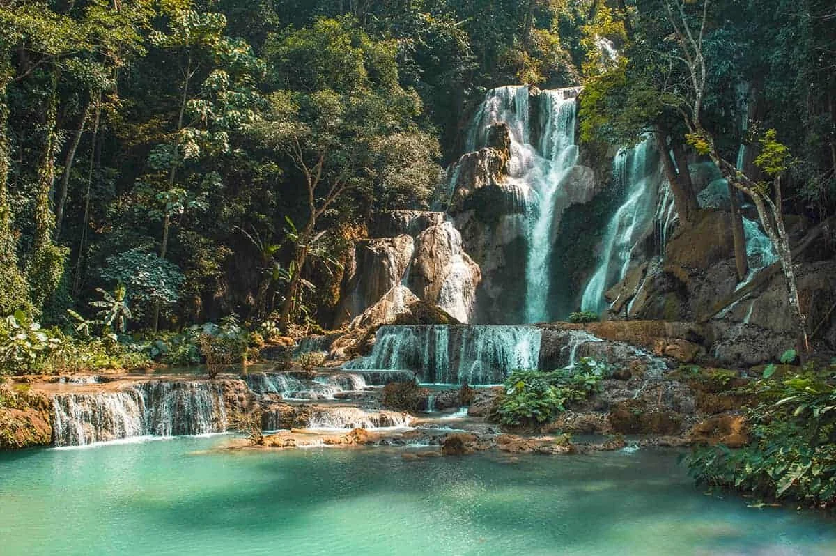 Куангси за день: водопад, лесная прогулка и бирюзовые чаши — фото 1