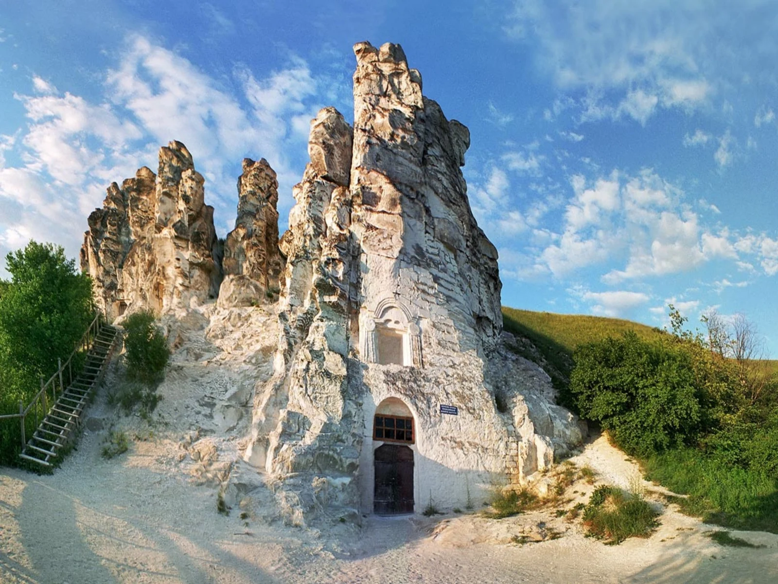 Дивногорье: меловые столбы, пещерная церковь и маршрут над Доном — фото 1