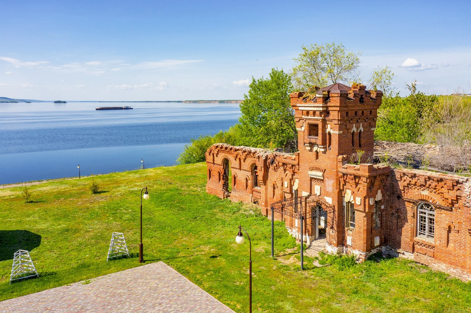 Сохранившиеся здания усадьбы Самариных
