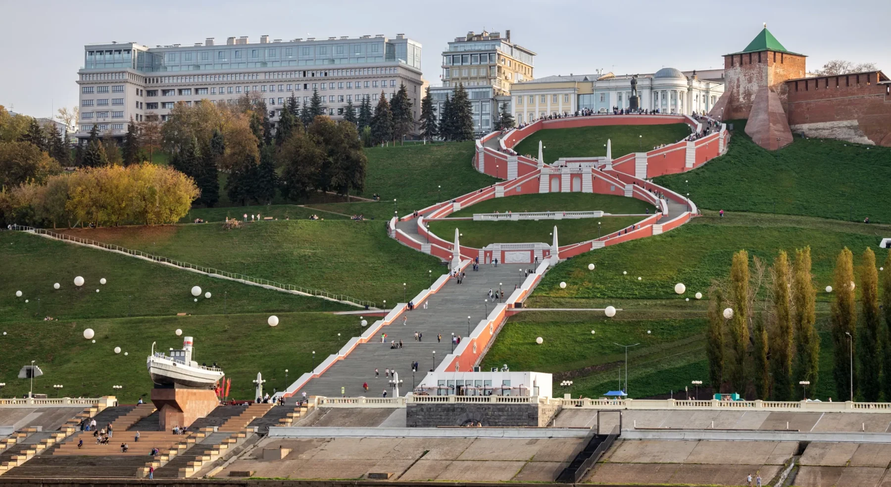 Чкаловская лестница над Волгой