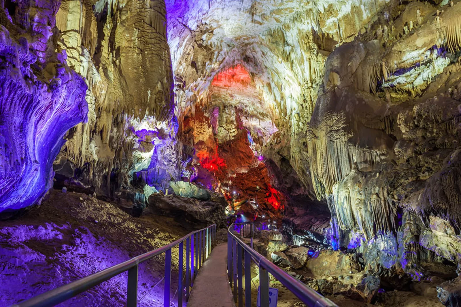 Пещера Прометея из Кутаиси: подземный маршрут и прогулка у Цхалтубо — фото 1
