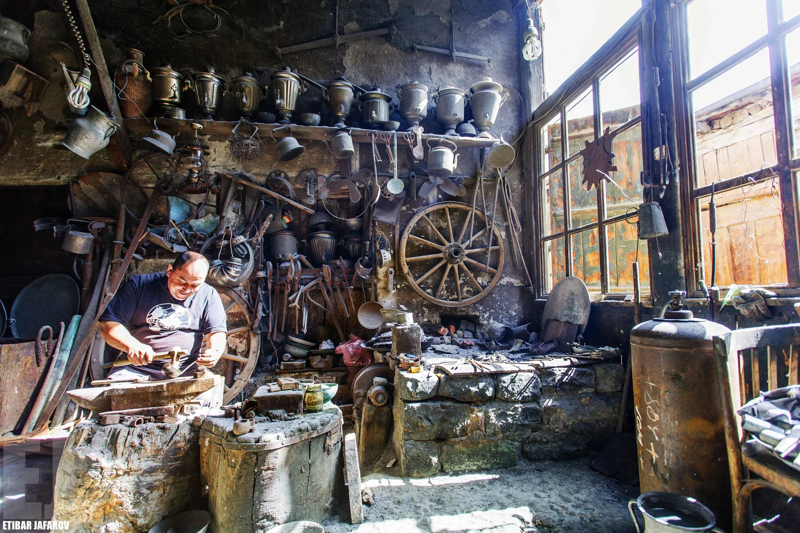 Лагич на день: медные мастерские и улицы горного ремесленного села — фото 1