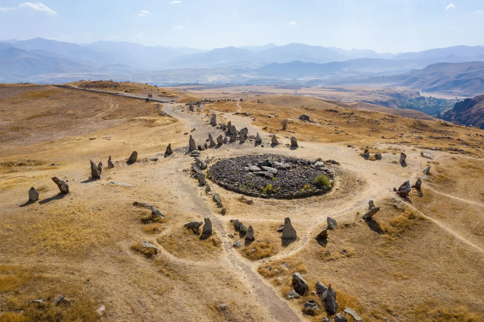 Зорац-Карер и Сисиан: каменный памятник и короткий маршрут по Сюнику — фото 1