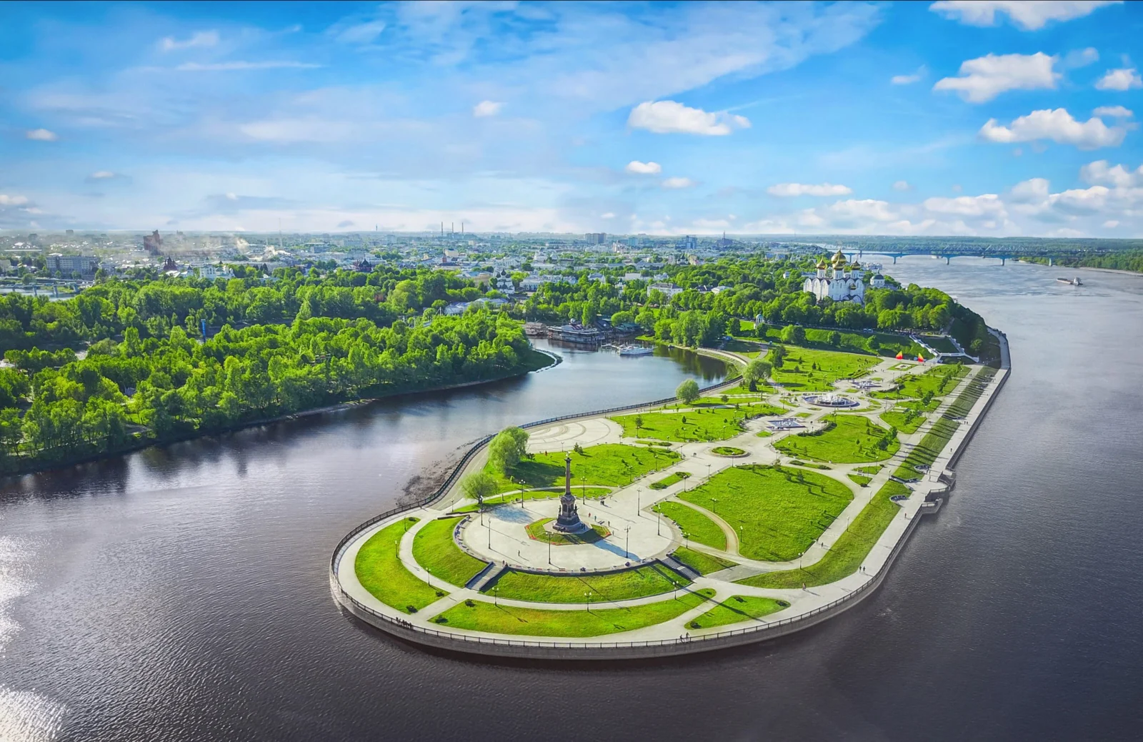 Ярославль за два дня: Стрелка, набережные и живопись старого города — фото 1
