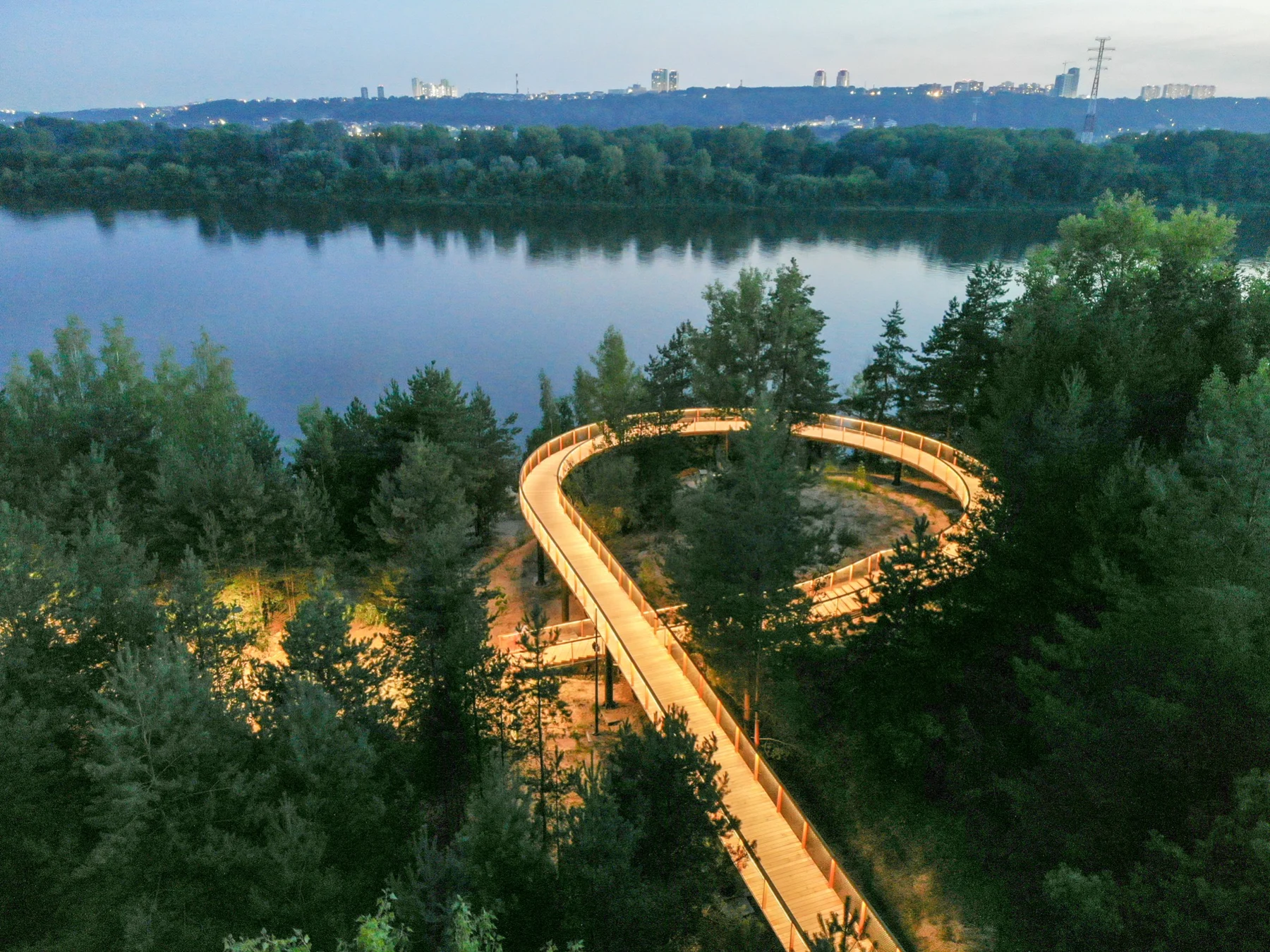 Круглая смотровая площадка парка «Моховые горы»