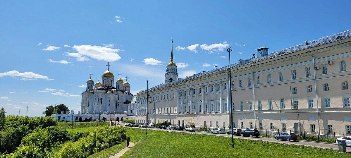 Палаты во Владимире: художественная коллекция рядом с белокаменными соборами — фото 1