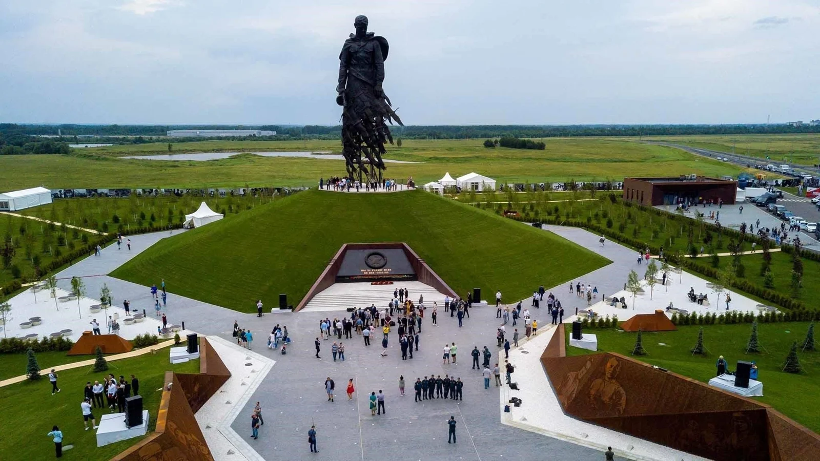 Ржевский мемориал: открытый комплекс и музейный павильон за полдня — фото 1