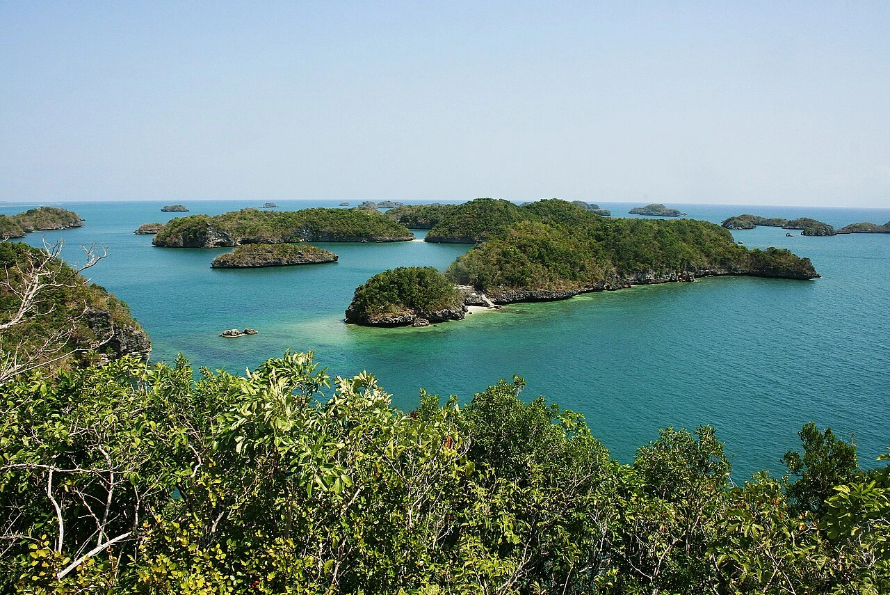 Панорама зелёных островов Hundred Islands