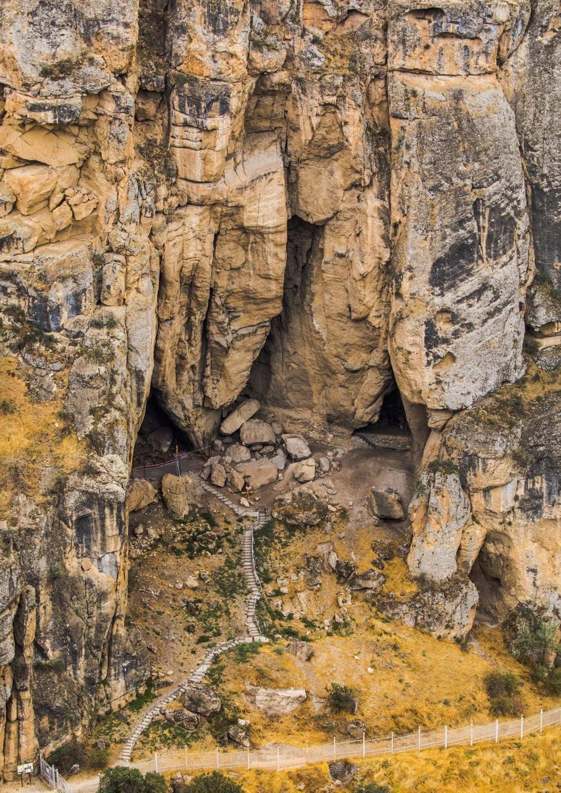 Пещера Арени-1: древняя винодельня и короткий археологический маршрут — фото 1