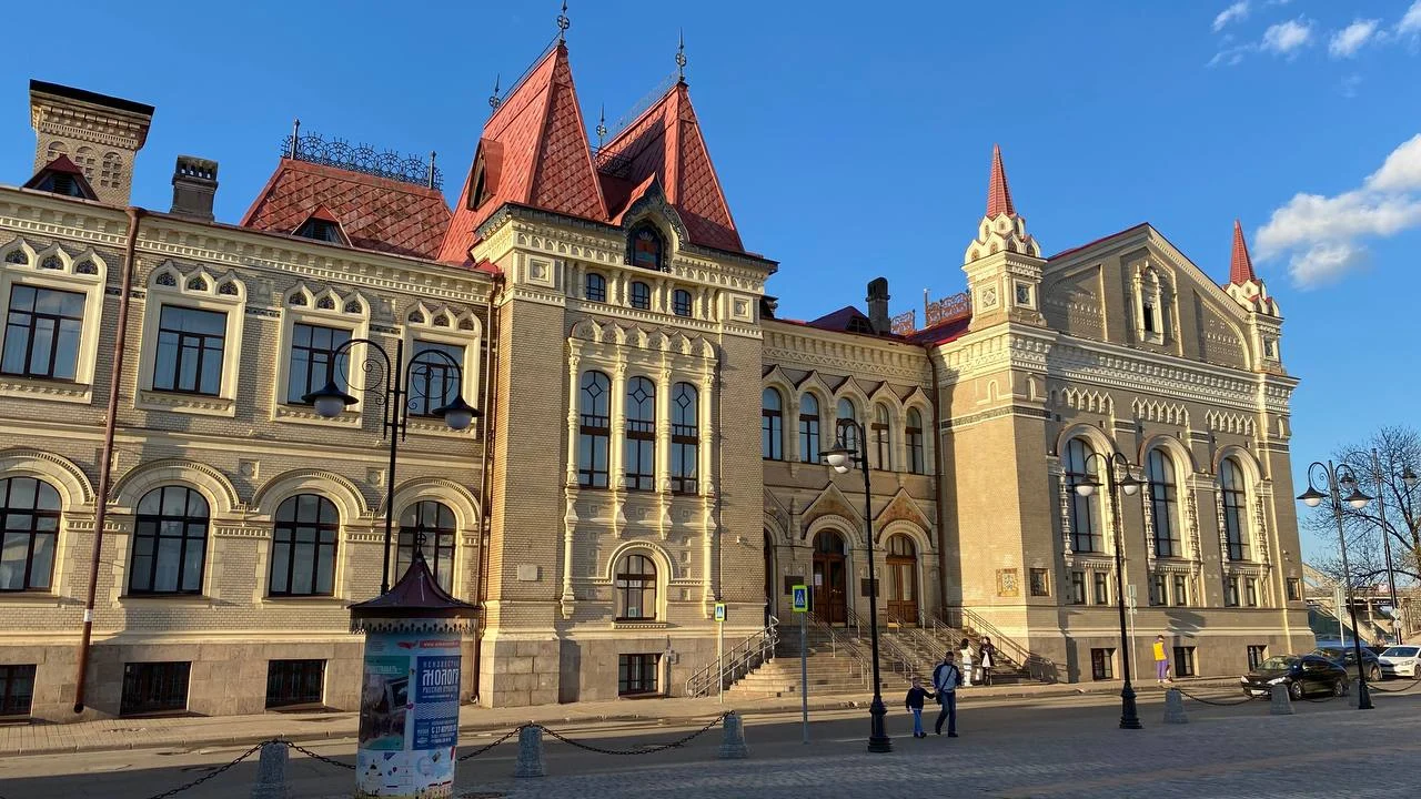 Рыбинск за два дня: хлебная биржа, Волга и старые вывески — фото 1