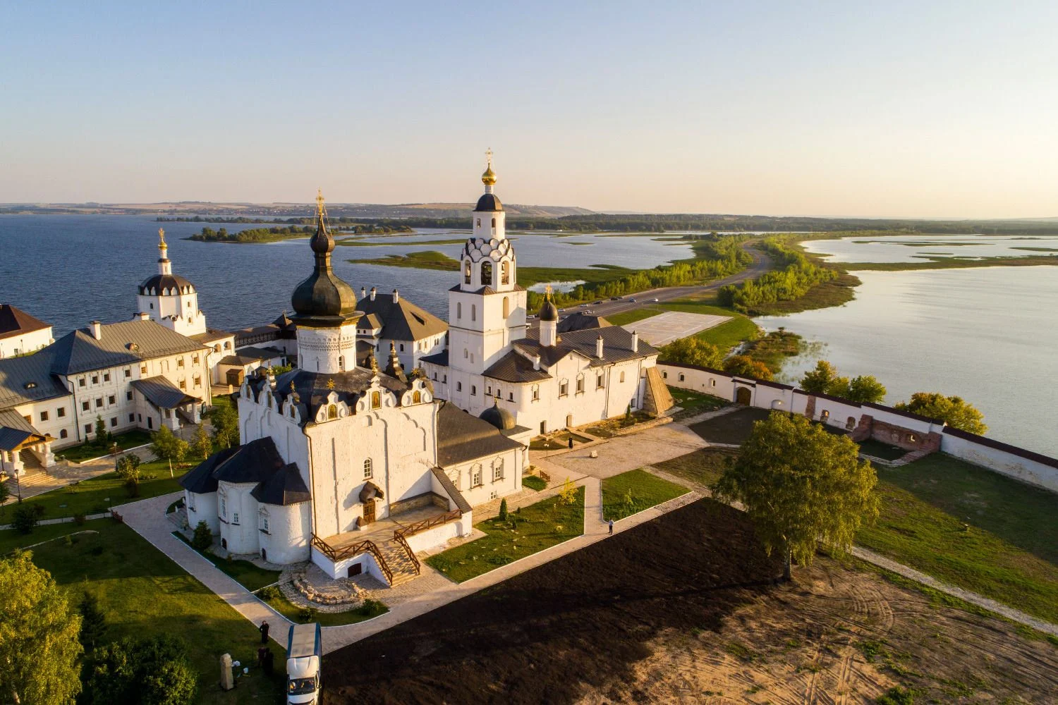 Свияжск на день: монастыри, деревянный город и музей археологии — фото 1