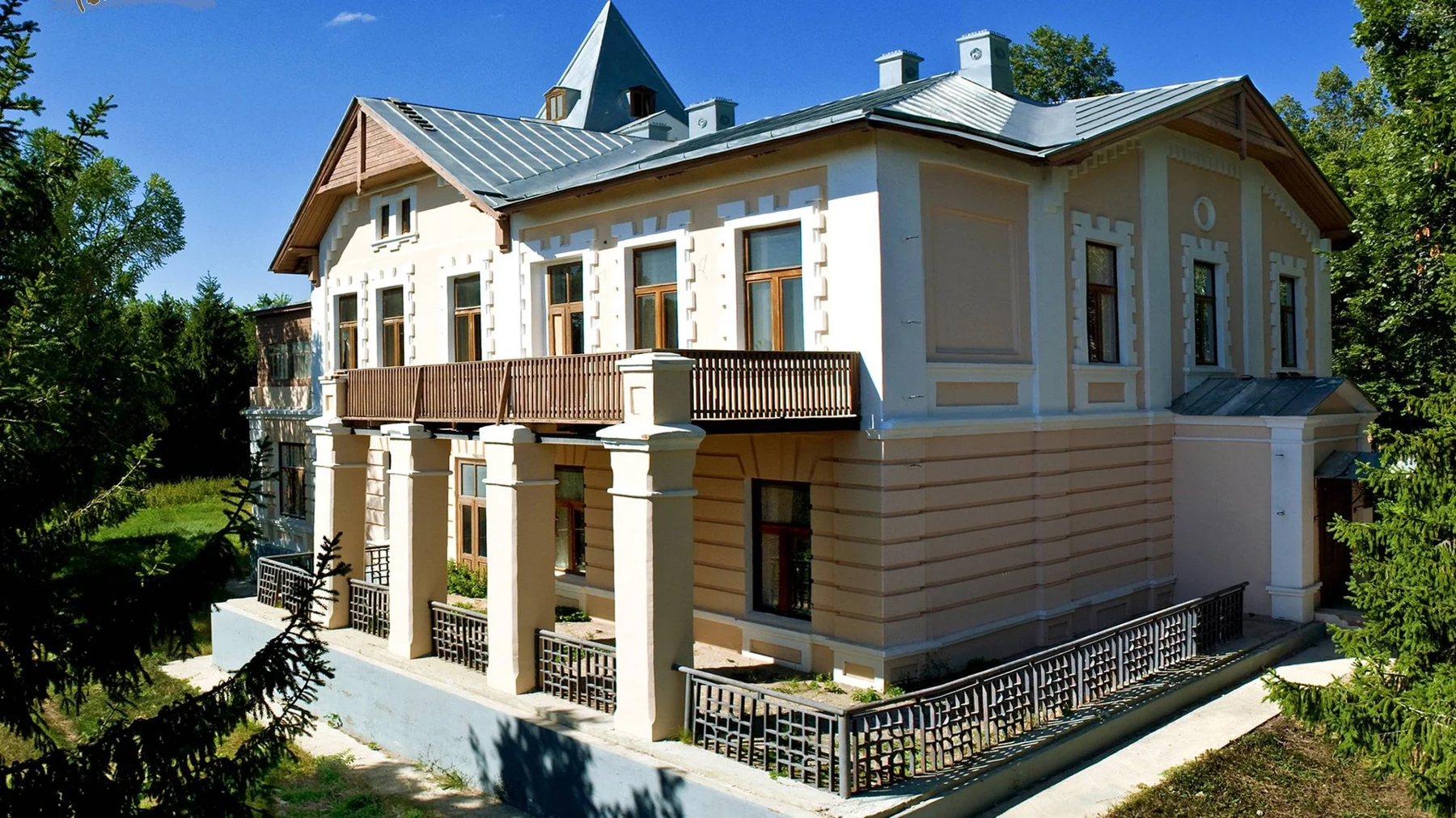 Главный дом усадьбы Молоствовых