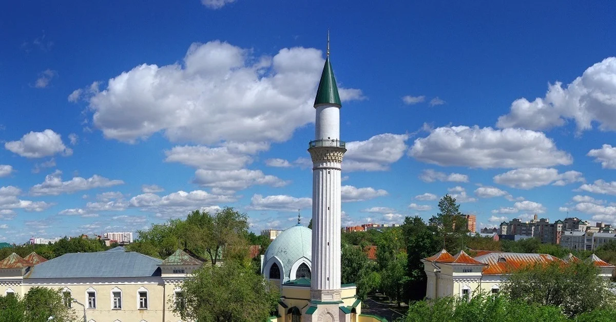 Мечеть и минарет Караван-сарая