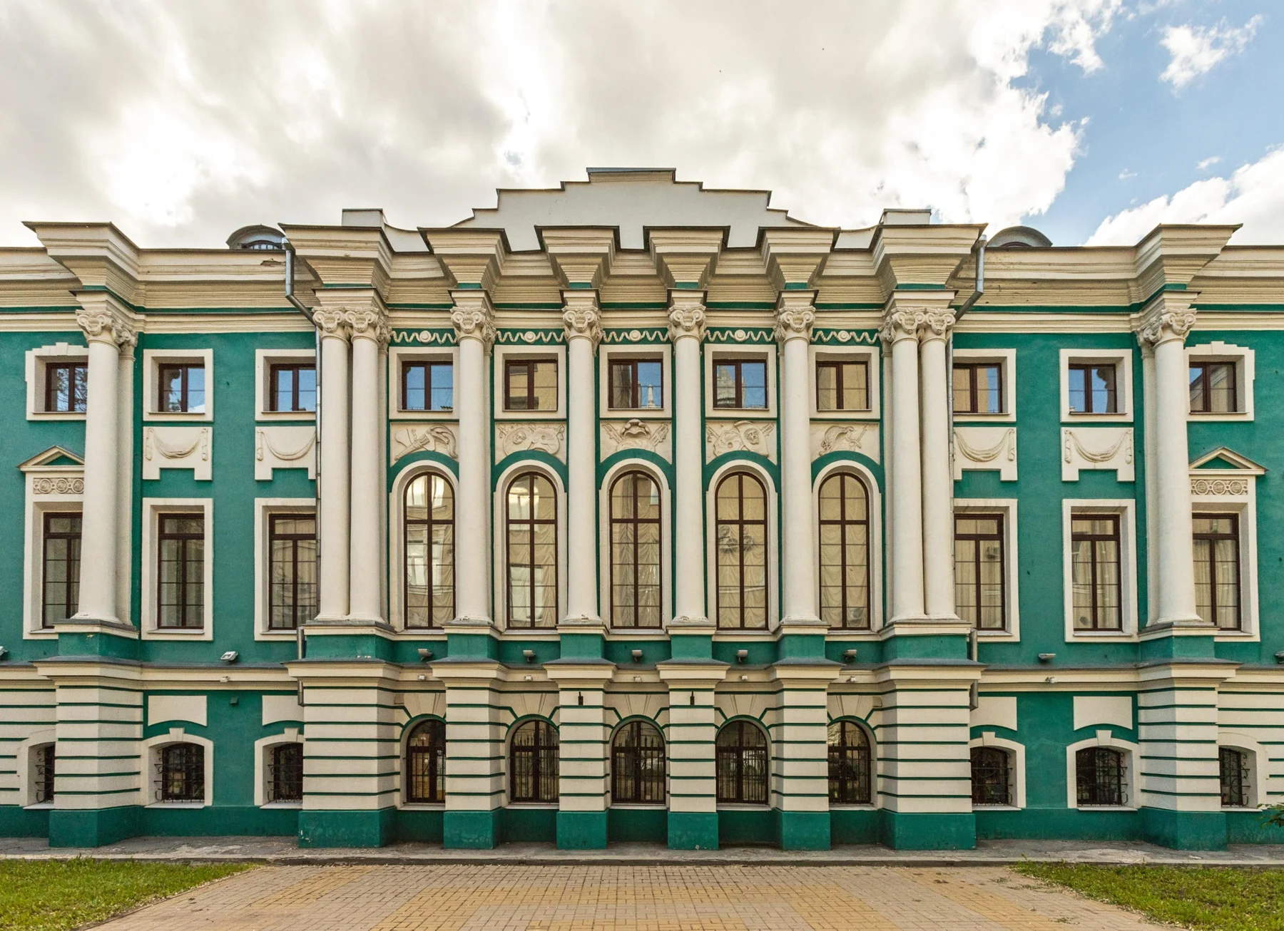 Воронежский дворец — здание музея Крамского