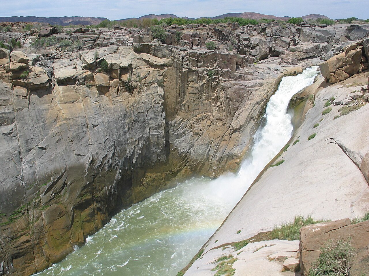 Водопад Ауграбис на Оранжевой реке.