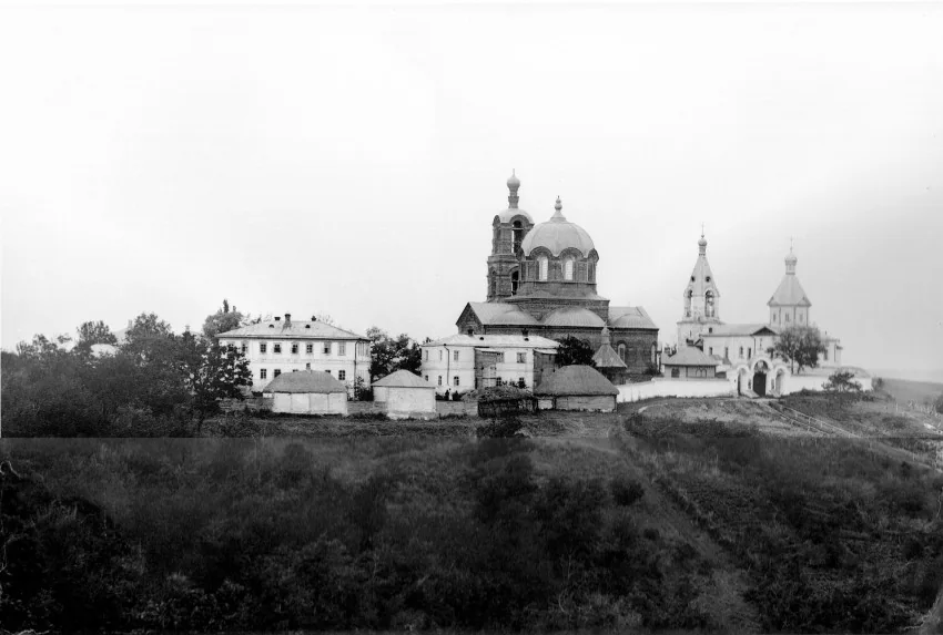 Белогорский Воскресенский монастырь: историческое изображение; современный облик отличается.