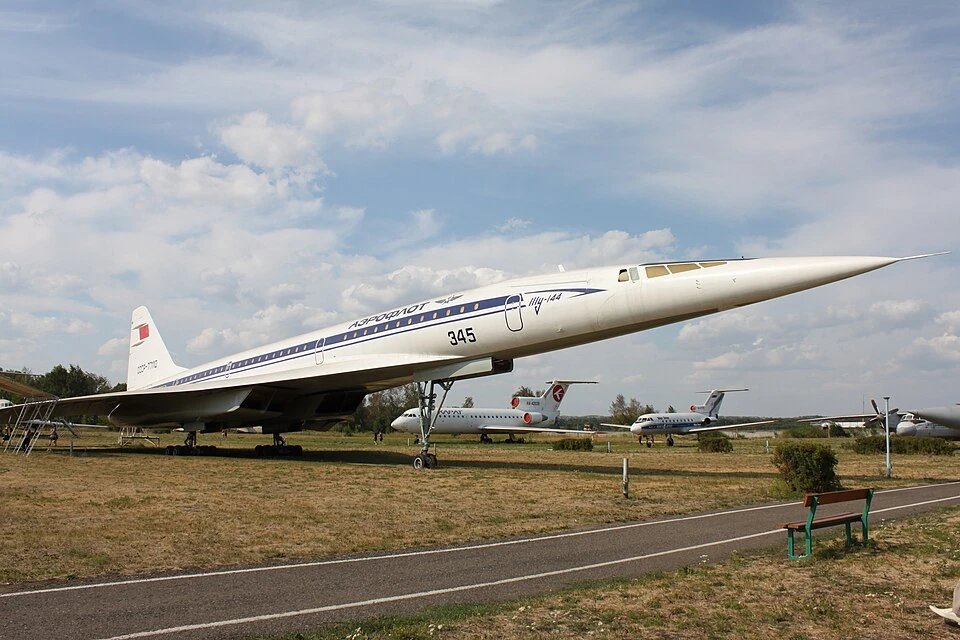 Ту-144 на открытой площадке музея в Ульяновске