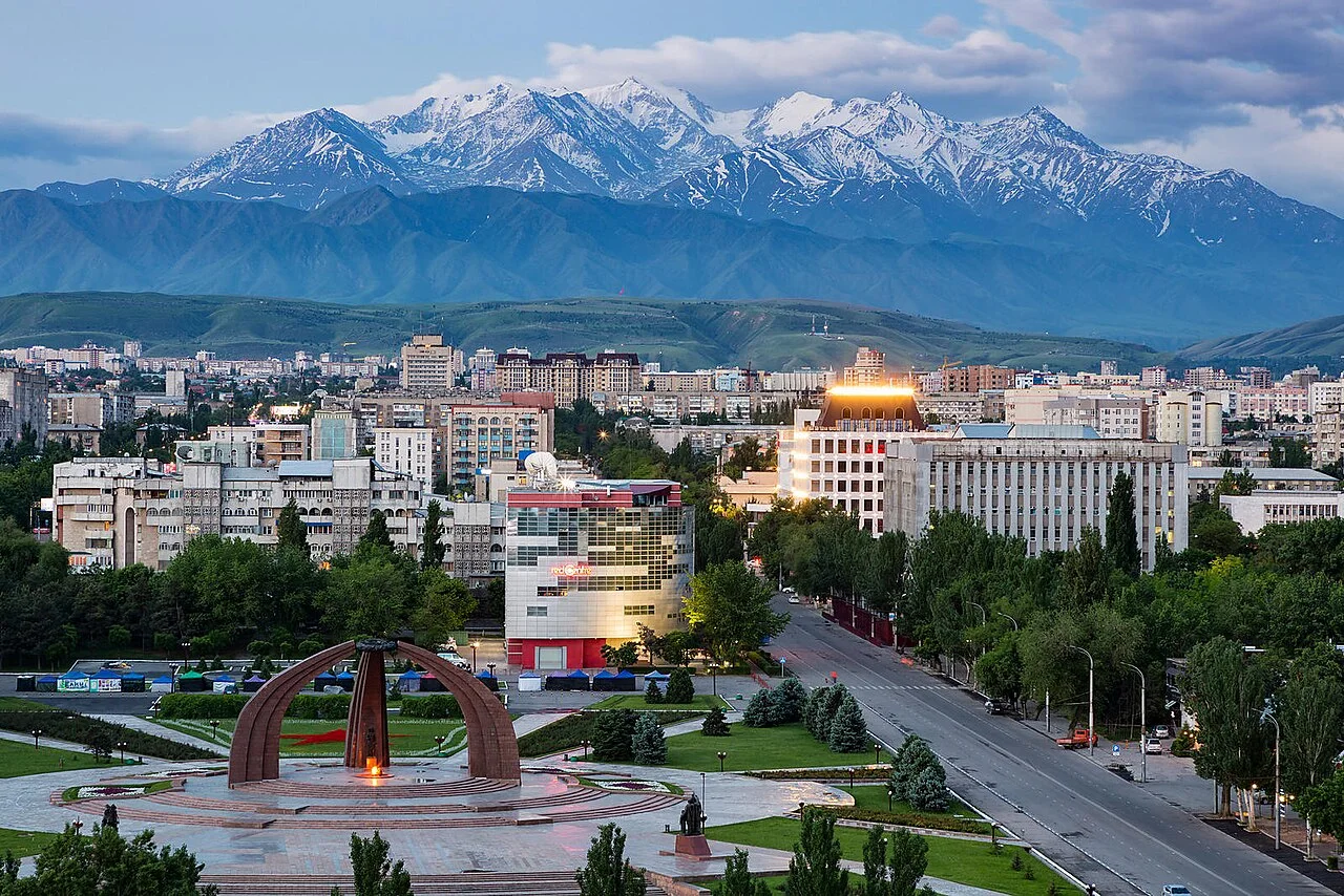 Панорама Бишкека; иллюстрация города