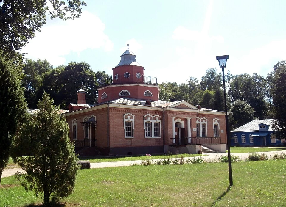 Главный усадебный дом и флигель в Красном Роге